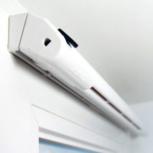 Клапан Aereco EMM на окно со стандартным козырьком и установкой, цвет белый